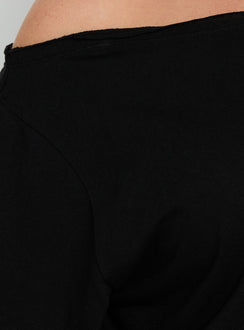 Winny Off Shoulder Tee Black Curve