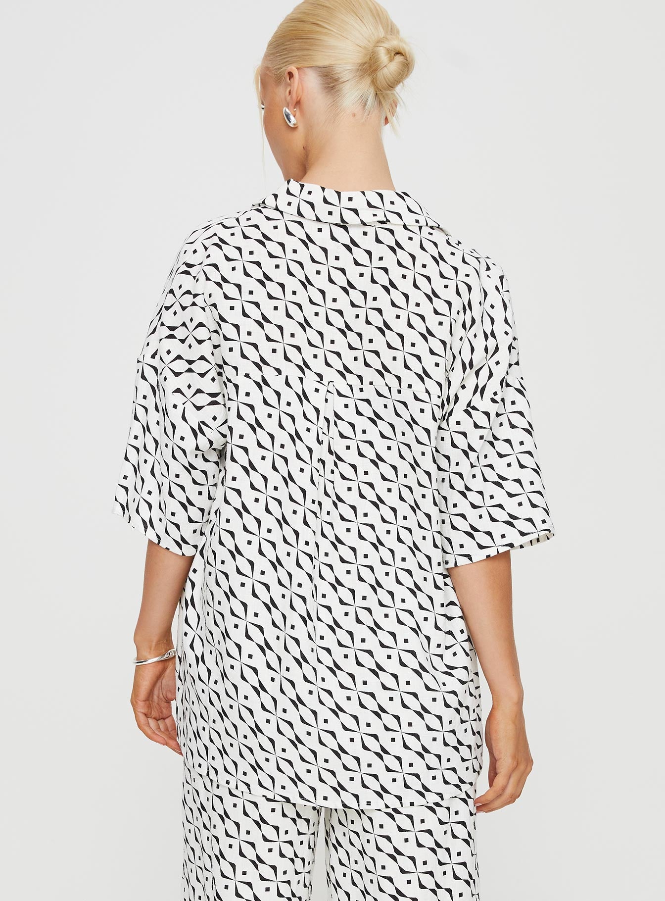 product Princess Polly Short Sleeves Scoop Neck  Guava Linen Blend Shirt Black / White