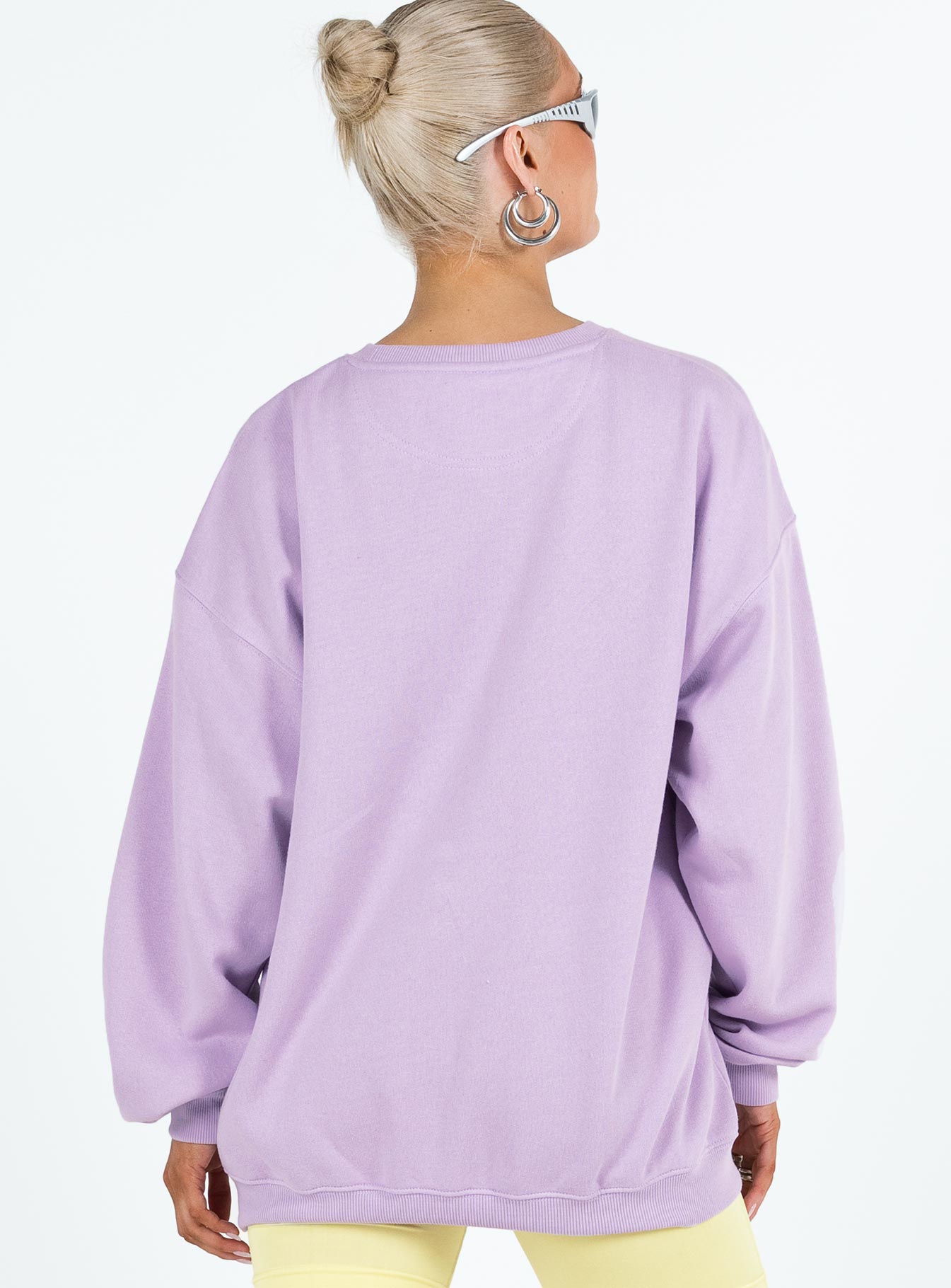 Sweatshirt Graphic print at front and back Crew neckline Drop shoulder Ribbed cuffs and waistband