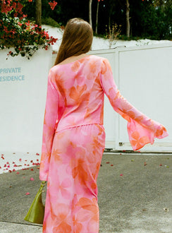 Long sleeve floral top Scooped neckline, tie fastening at bust