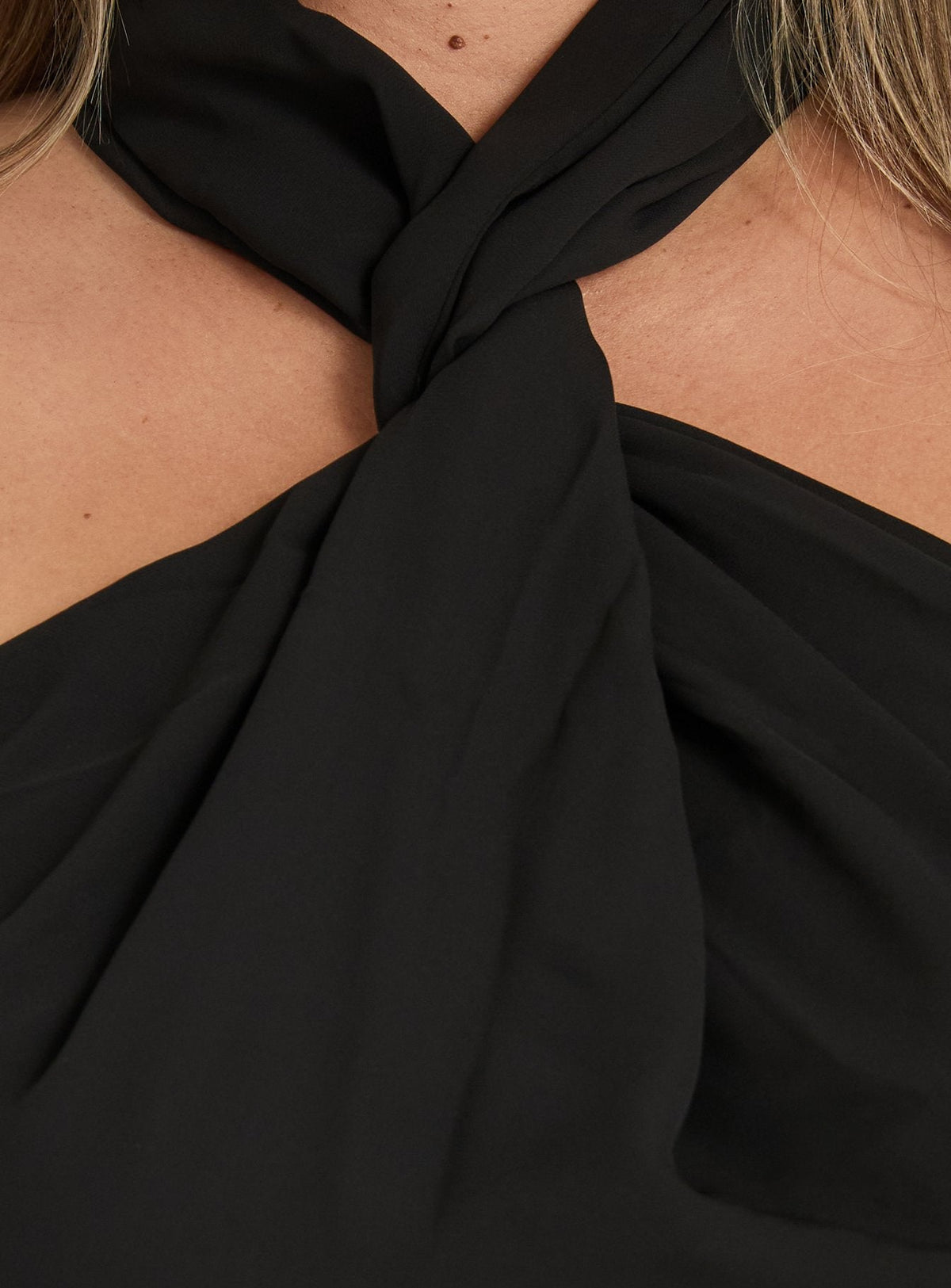 Adalynne Twist Front Top Black Curve
