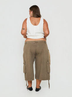 Hudsen Longline Cargo Shorts Khaki Curve
