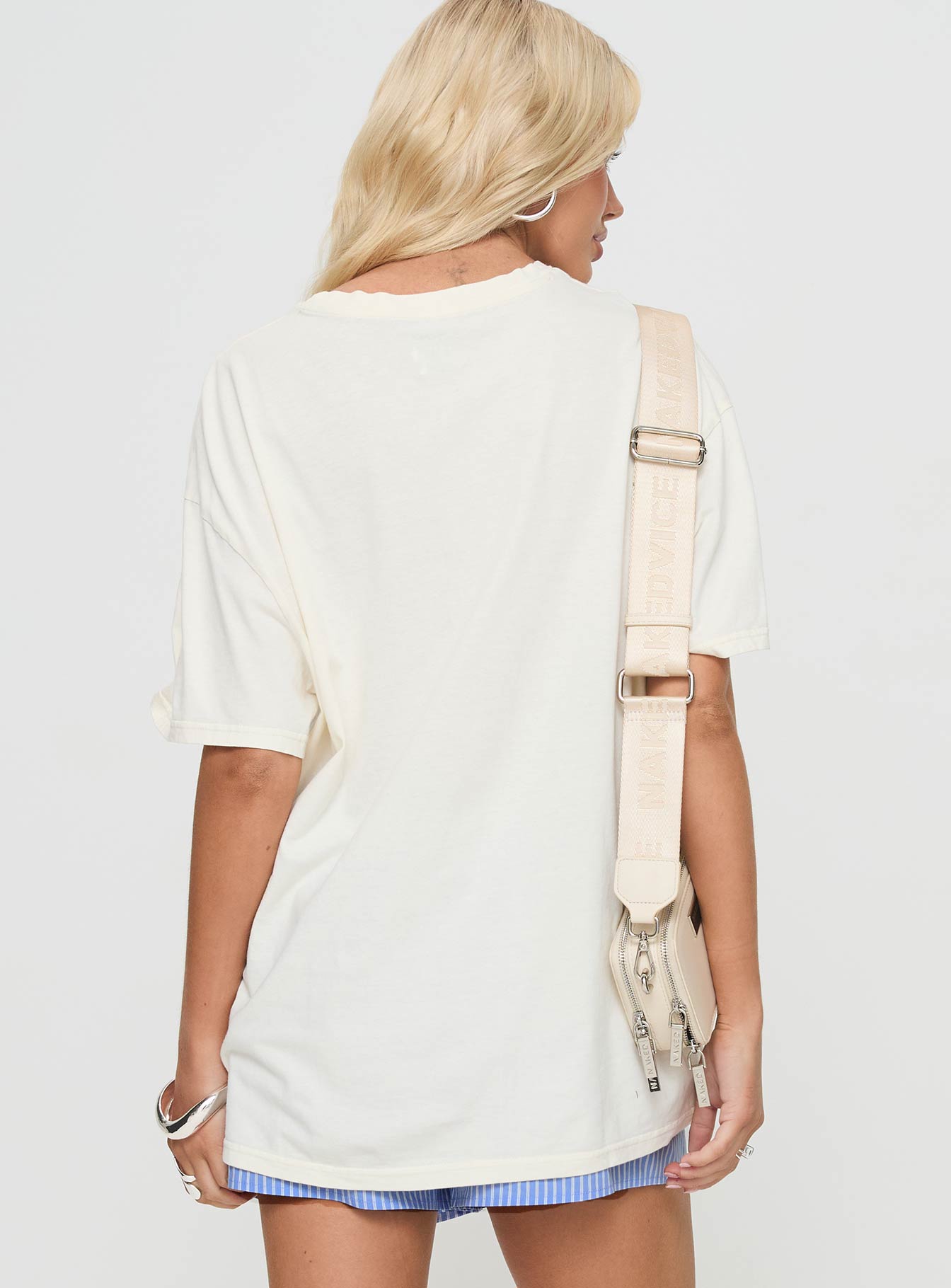 Tee Graphic print, crew neck, drop shoulder Non-stretch material, unlined