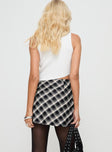 Mini skirt Check print, high rise fit, invisible zip fastening Non-stretch material, unlined