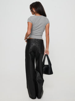 back view of model wearing Princess Polly Top Model Jean Onyx 