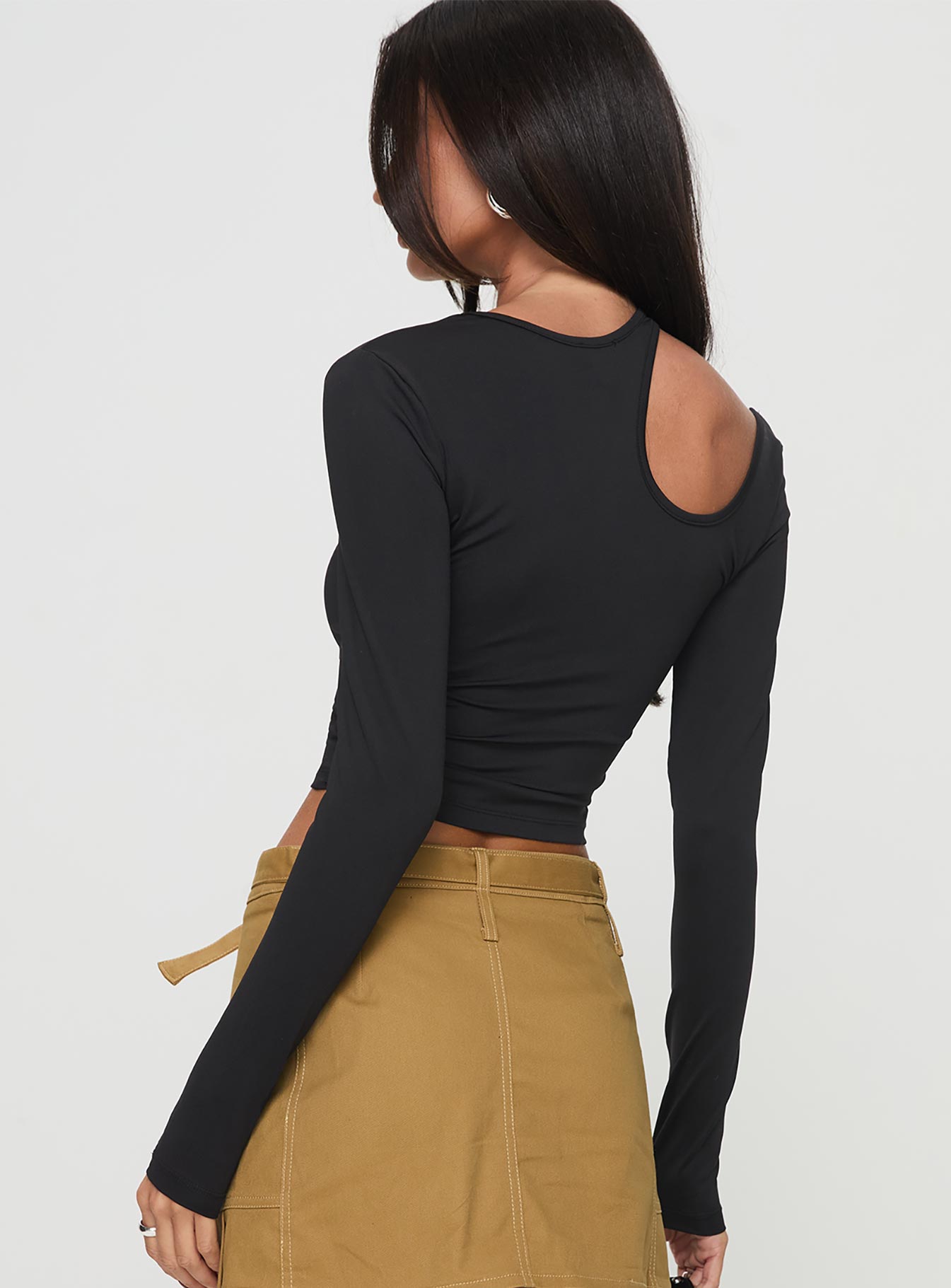 Long sleeve top  Cut out shoulder Good stretch, unlined Princess Polly Lower Impact