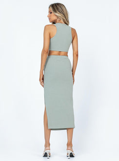 Green matching set Ribbed material Crop top Scooped hem High waisted skirt Elasticated waistband High side slit  Unlined