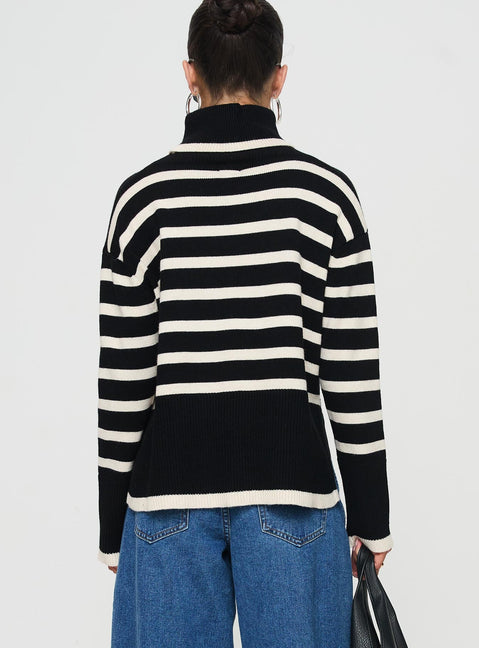  Turtle neck sweater Striped print, drop shoulder, ribbed hem & wrist cuffs, split hems at side Good stretch, unlined 