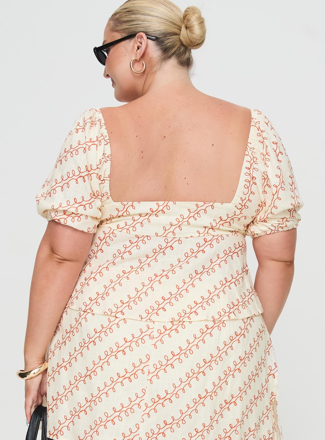 back view of model wearing Princess Polly Passionfruit Linen Blend Top Multi Curve Half Sleeves Square Neck 