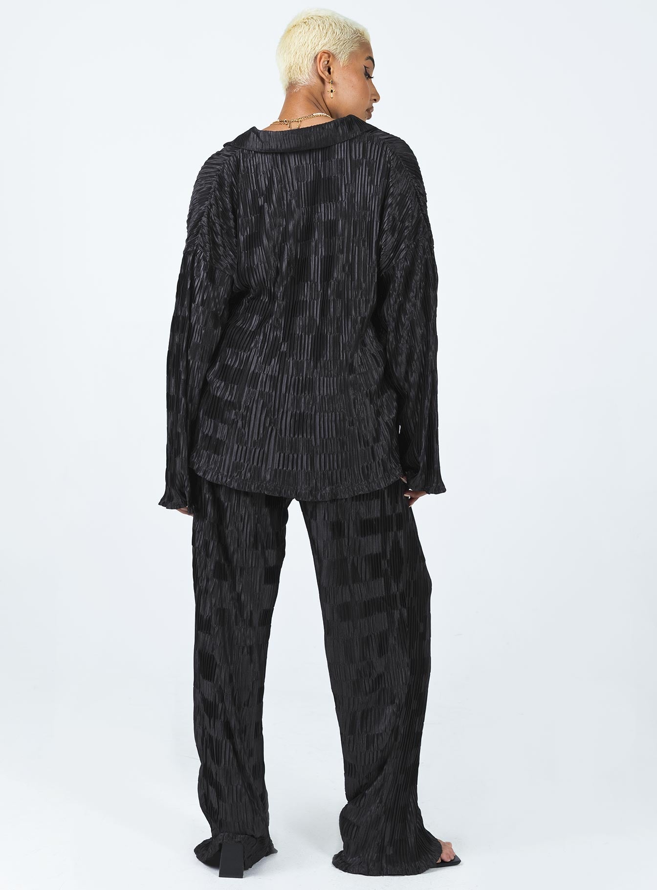 Matching set Silky material  Pleated design  Button up shirt  Drop shoulder  High waisted pants  Elasticated waistband  Good stretch 