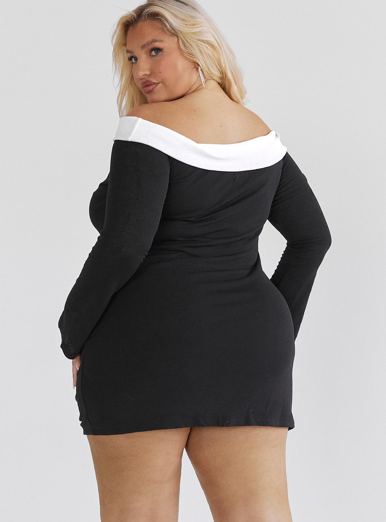 product Princess Polly Boat Neck  Anya Mini Dress Black / White Curve