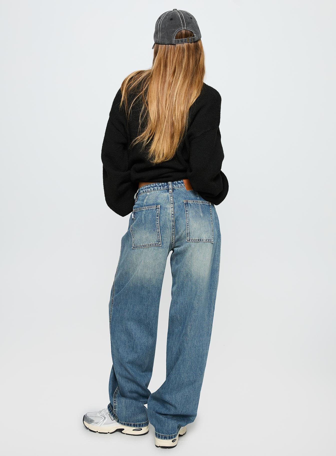 Motomami Mid Rise Barrel Leg Jeans Mid Blue Wash