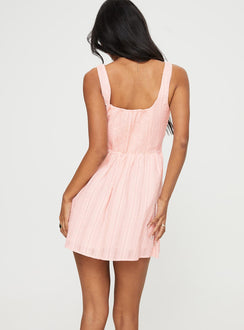 Mini dress Square neckline, ruching at the waist, textured material Fixed Straps, invisible zip fastening at back  Non-stretch material, fully lined