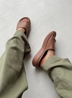 Brown slides Rubber design  Single wide upper  Platform base  Lightweight 