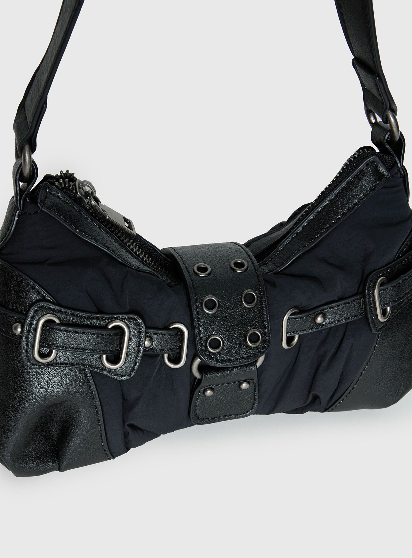 Doyers Street Shoulder Bag Black / Silver