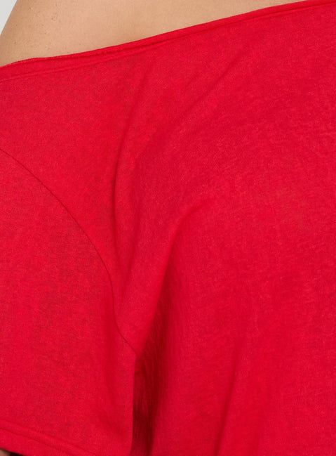 Winny Off Shoulder Tee Red Curve