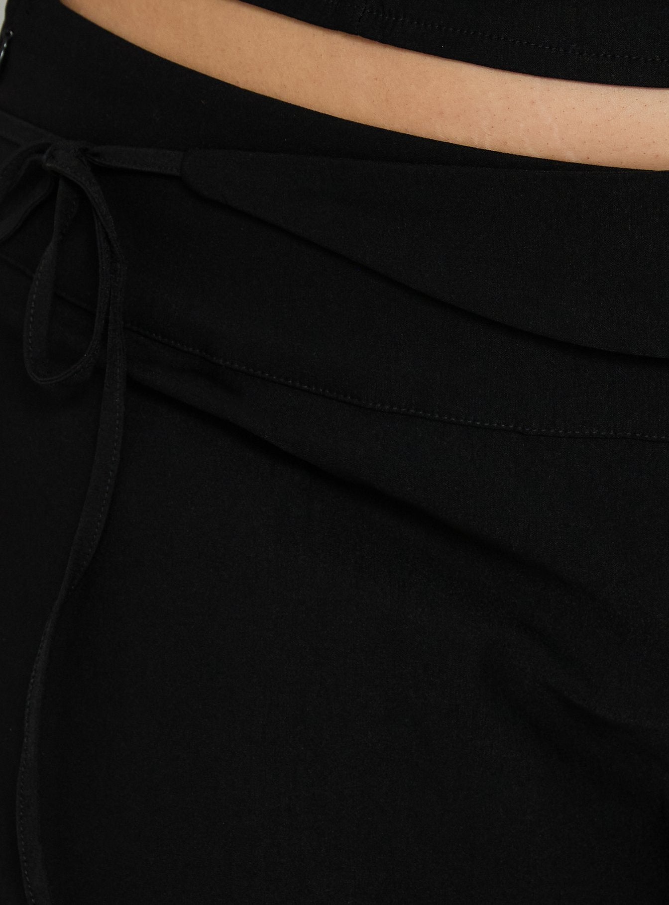 Senzo Wrap Shorts Black Curve