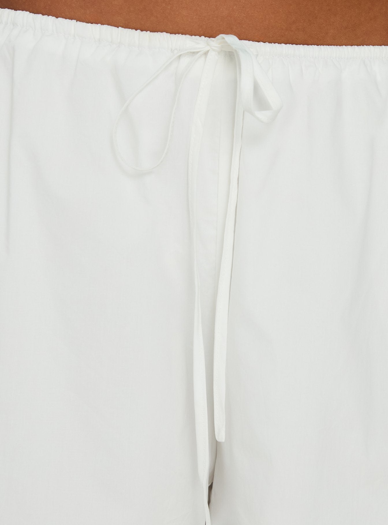 Avirea Relaxed Longline Shorts White