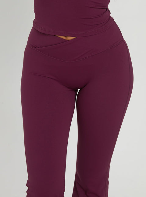 Sunday Session Active Flare Leg Pant Plum