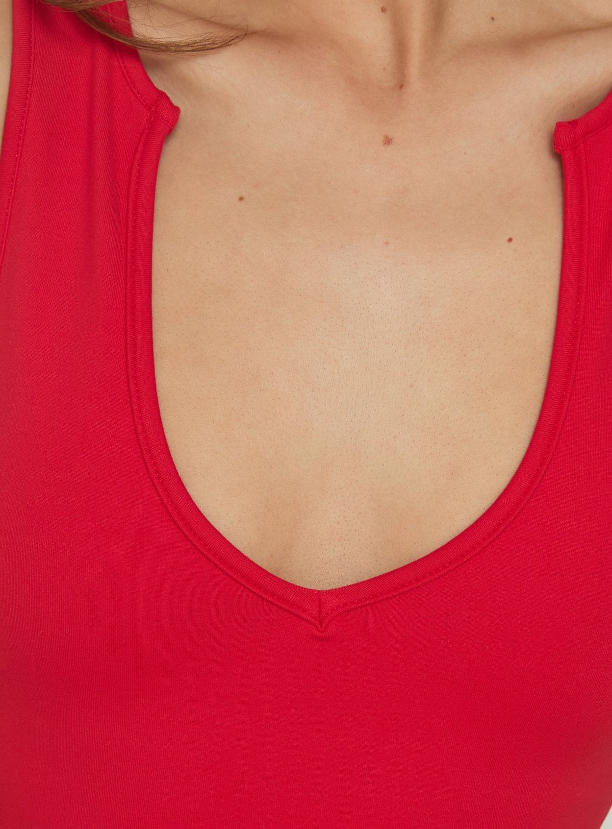 Daily Define Scoop Tank Red