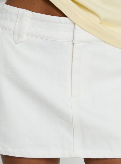 Ronica Skort White