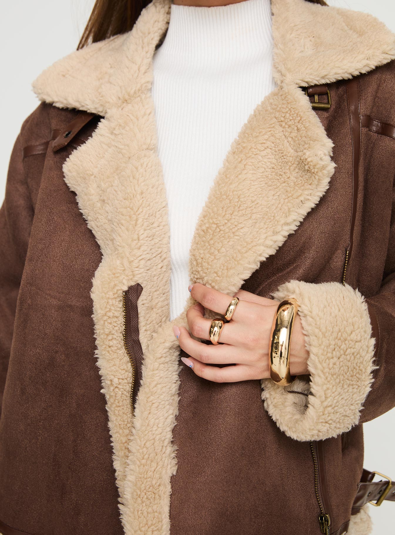 Shearling jacket Classic collar, exposed zip fastening, twin pockets with zip closure, buckle detail Non-stretch material, shearling lining