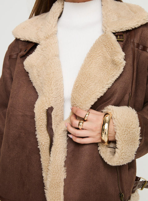 Shearling jacket Classic collar, exposed zip fastening, twin pockets with zip closure, buckle detail Non-stretch material, shearling lining