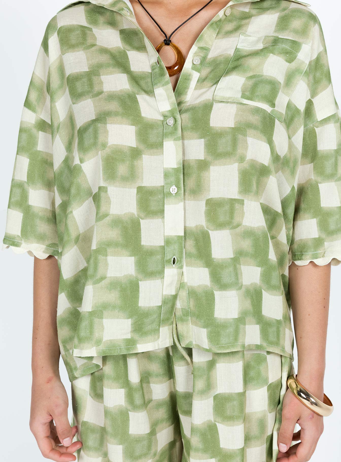 Matching checker print set, relaxed fit Button-up shirt, classic collar, button fastening at front, single chest pocket, drop shoulder High-rise shorts, elasticated waistband, drawstring with tie fastening