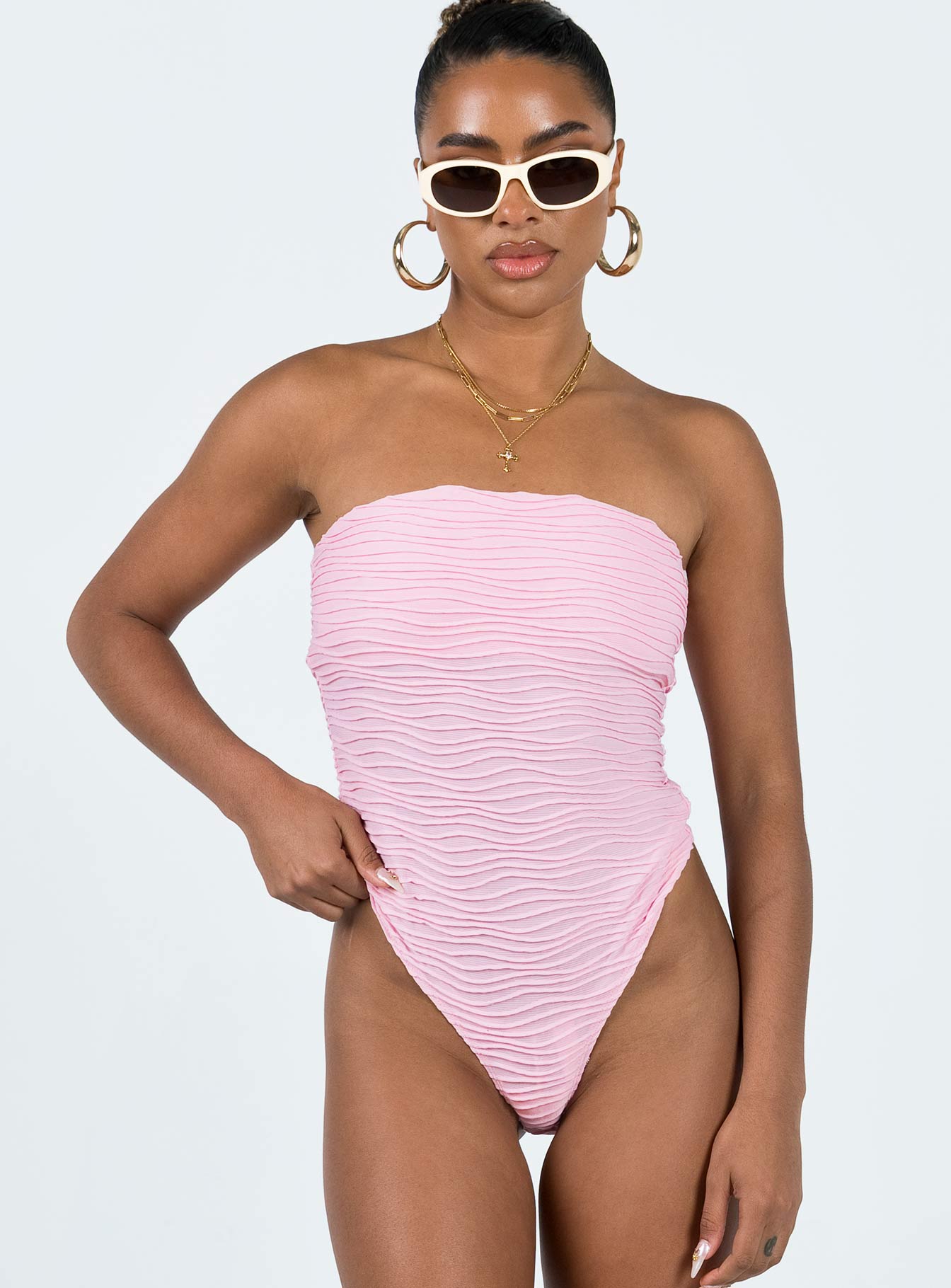 front view of model wearing Princess Polly Makena Strapless Bodysuit Pink Sleeveless straight 