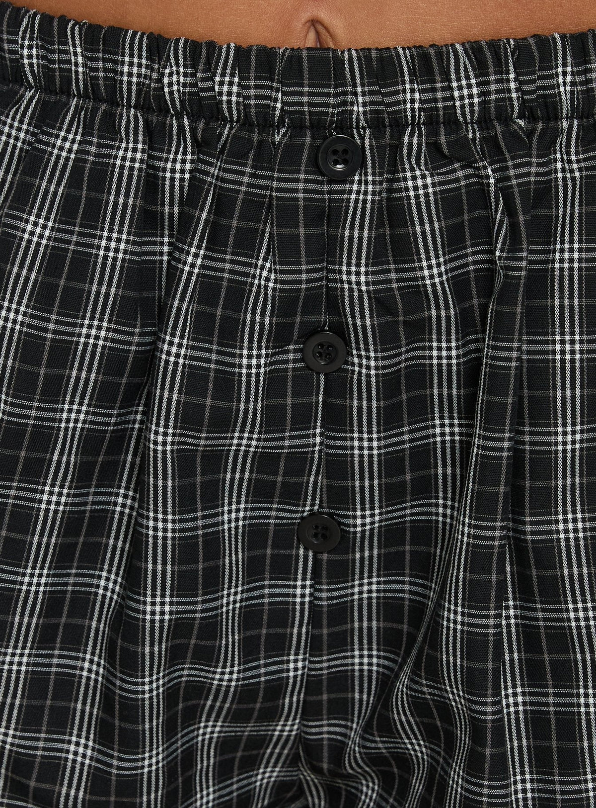 Quiny Elasticated Waist Shorts Black Check