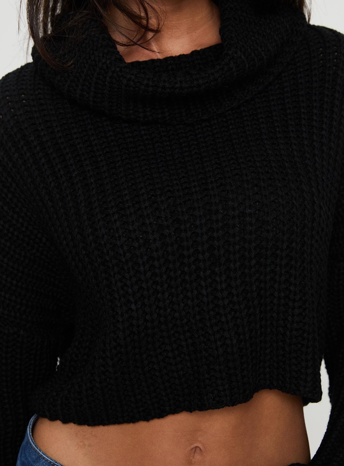 Turtleneck sweater Soft knit material, drop shoulder Good stretch, unlined Princess Polly Lower Impact 
