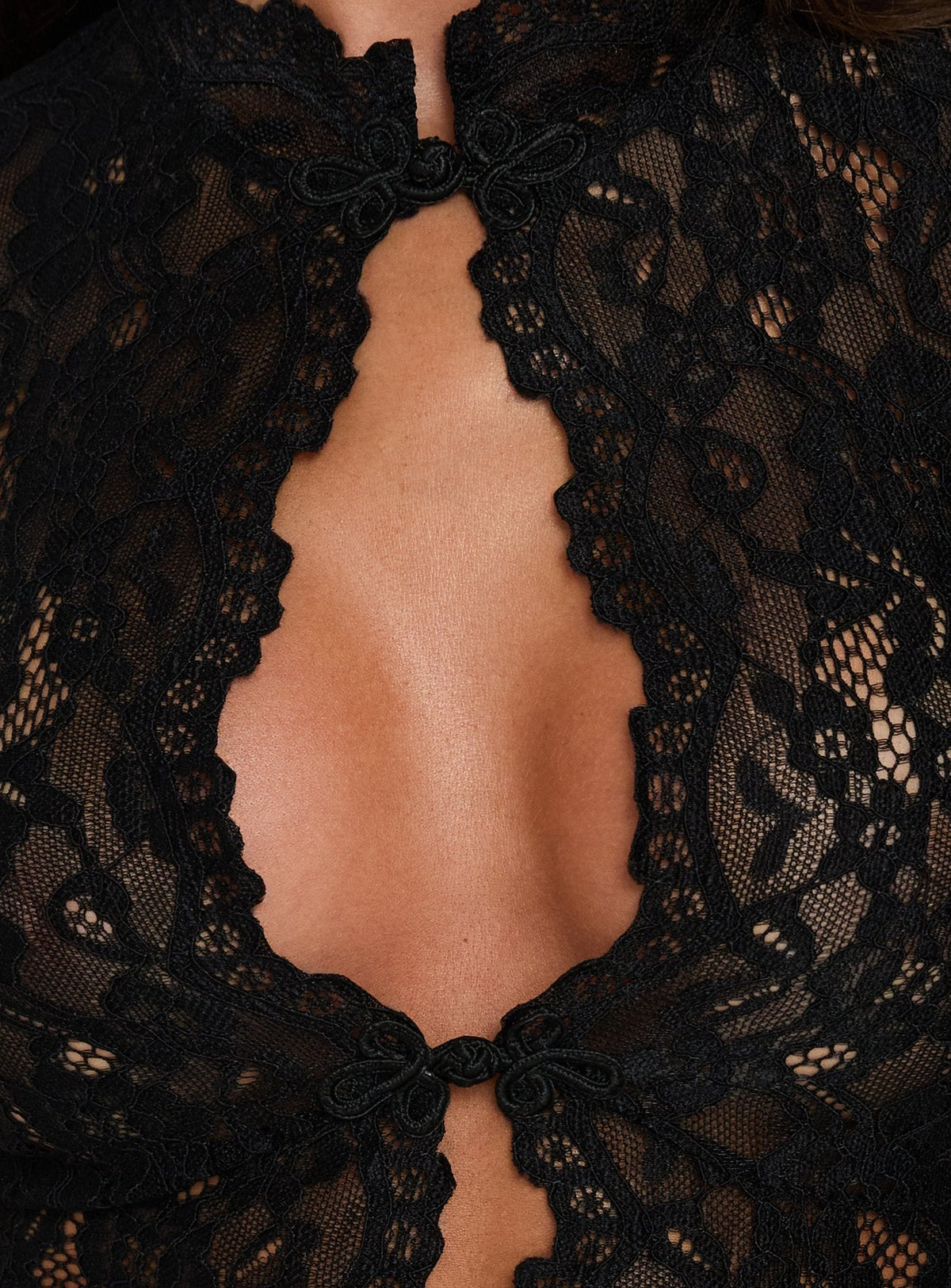 Natatiana Lace Keyhole Romper Black