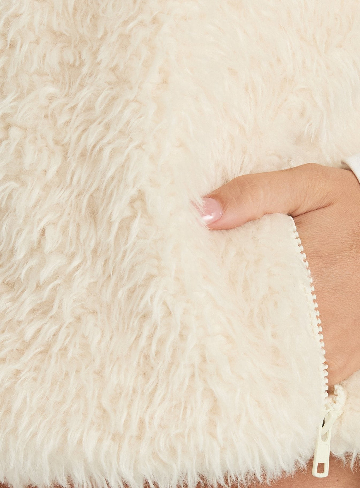 Elaska Fluffy Fleece Vest Cream