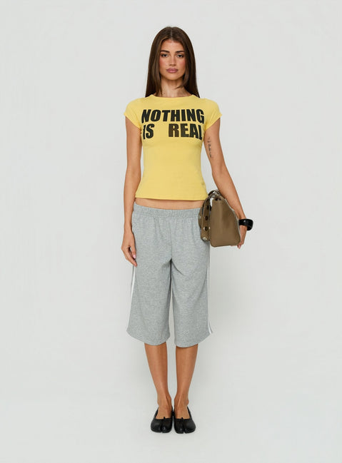 Nothing Is Real Graphic Top Yellow / Black