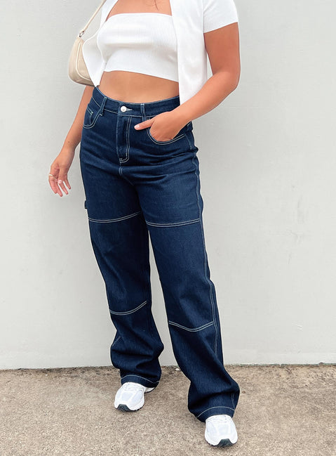 Relaxed fit jeans Zip & button fastening  Classic five pocket design  Belt looped waist 