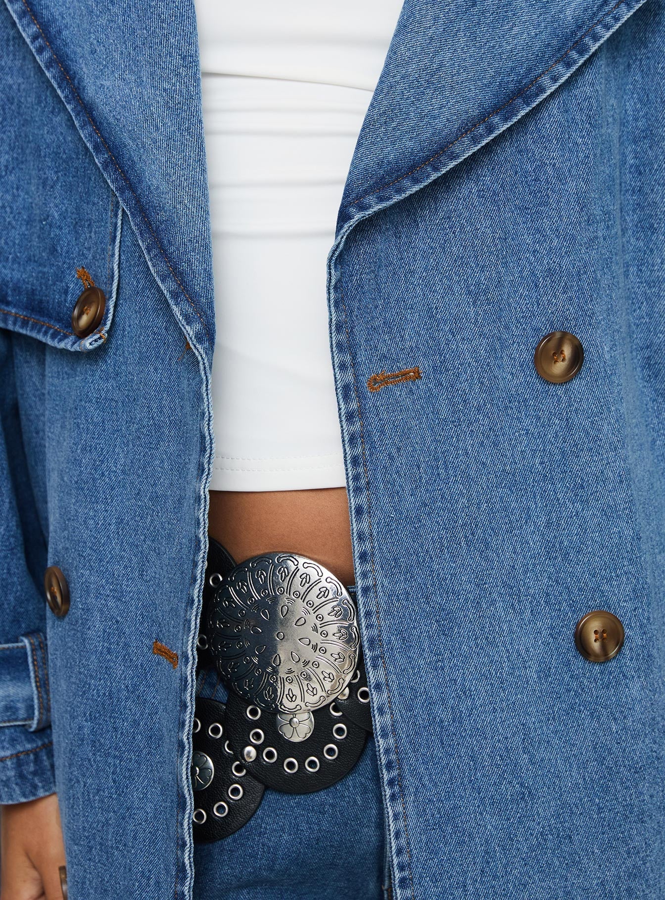 Denim trench coat Lapel collar, button fastening down front, adjustable & removable belts on cuff & waist Non-stretch material, unlined 