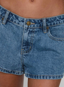 Dreamful Low Rise Mini Denim Short Light Wash