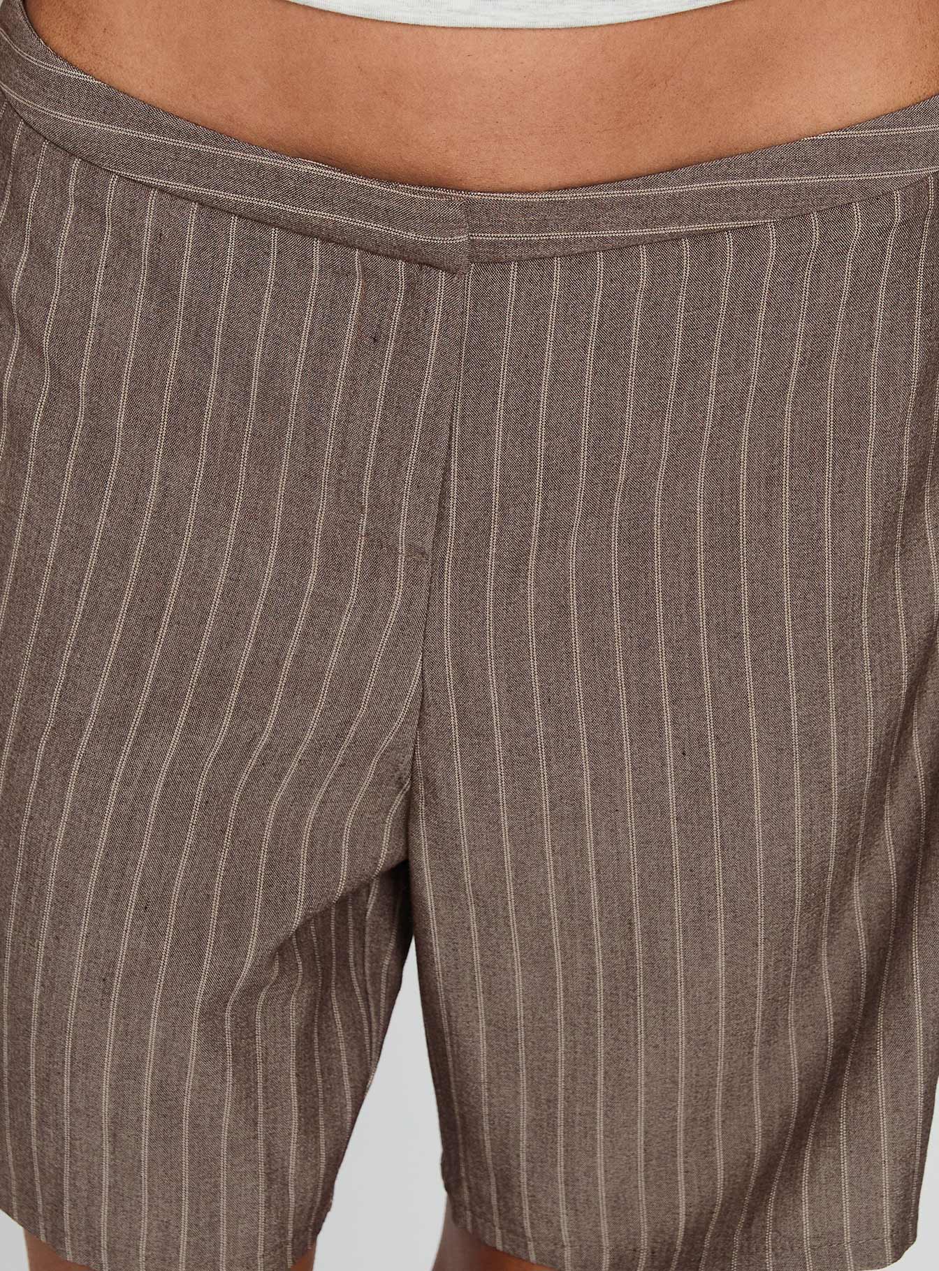 Sarun Short Pinstripe Brown