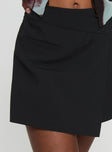 Skort Fixed skirt overlap at front, faux pockets, invisible zip fastening at side Non stretch, unlined