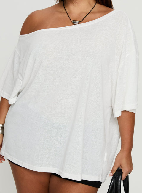 Winny Off Shoulder Tee White Curve