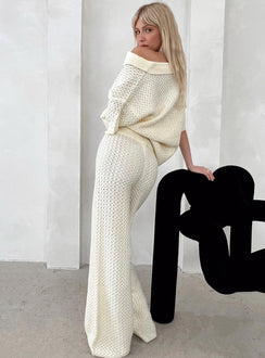 Matching set Knit material Top Classic collar V-neckline Drop shoulder Pants Thick elasticated waistband Straight leg