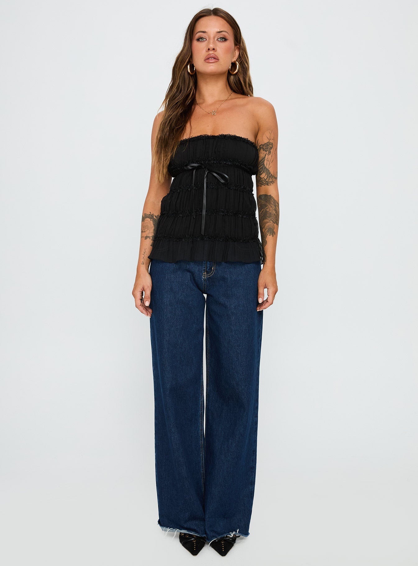 front view of model wearing Princess Polly Avelina Strapless Top Black Sleeveless straight 