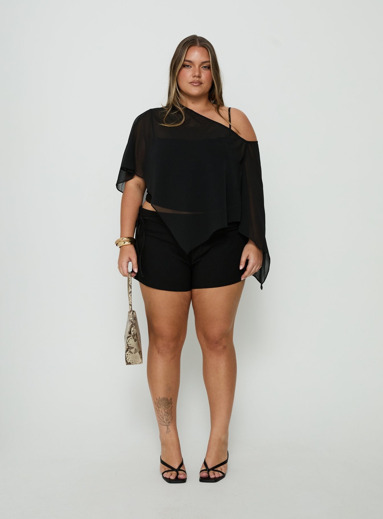 Senzo Wrap Shorts Black Curve