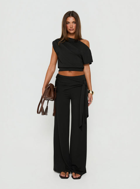 Hadlia Off Shoulder Top Black