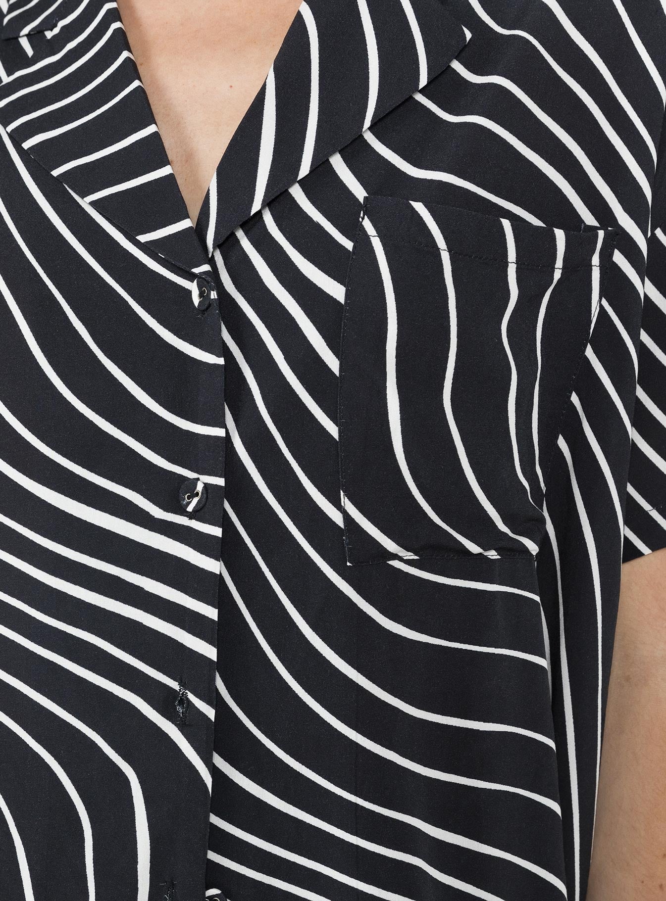 Matching set Graphic print Button up shirt Classic collar Drop shoulder  Button fastening at front Pants High rise Invisible zip fastening at side Elasticated waistband at back