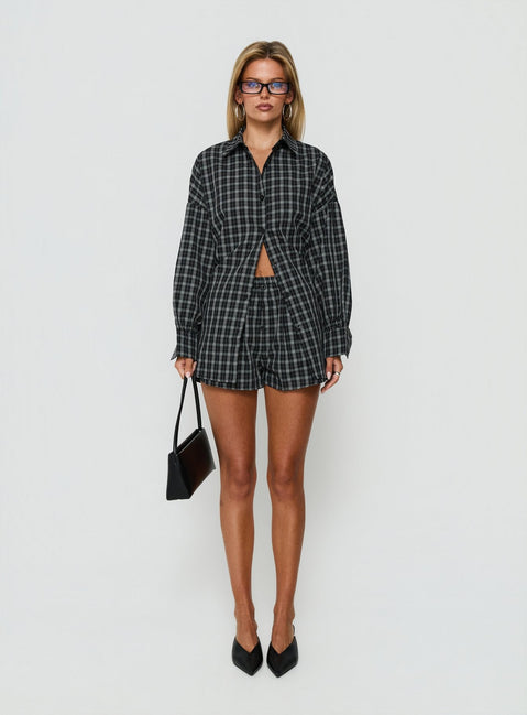 Quiny Elasticated Waist Shorts Black Check