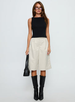 Jakai Longline Tailored Short Cream