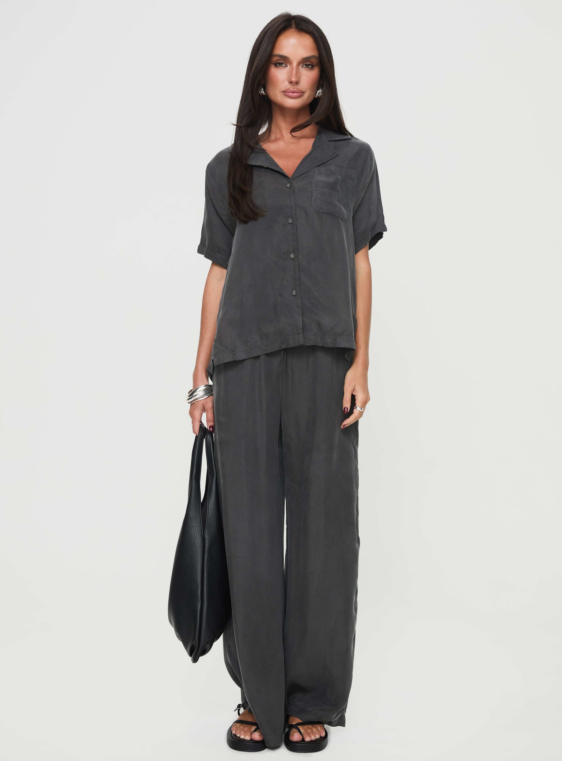 Shirt Oversized fit, button fastening, classic colour, single breast pocket Non-stretch material, unlined 