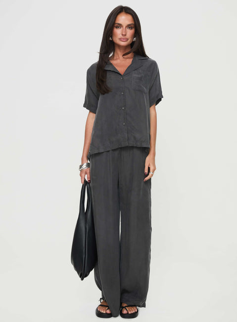 Shirt Oversized fit, button fastening, classic colour, single breast pocket Non-stretch material, unlined 