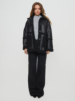 Faux leather jacket  Oversized fit, classic collar, press button fastening, twin hip pockets Non-stretch material, shearling lining